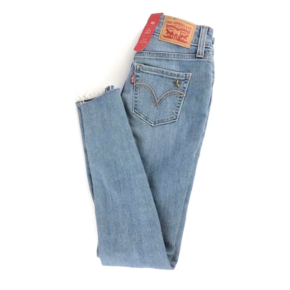 Levi’s Stars & Hearts Super Skinny Cropped Jeans